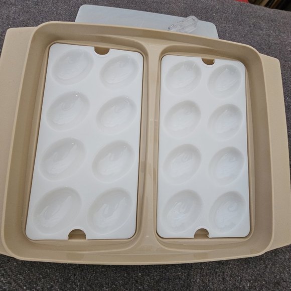 VTG Tupperware 723-4 Pc Ivory Color Deviled Egg Container Tray Keeper w/… - Picture 6 of 8